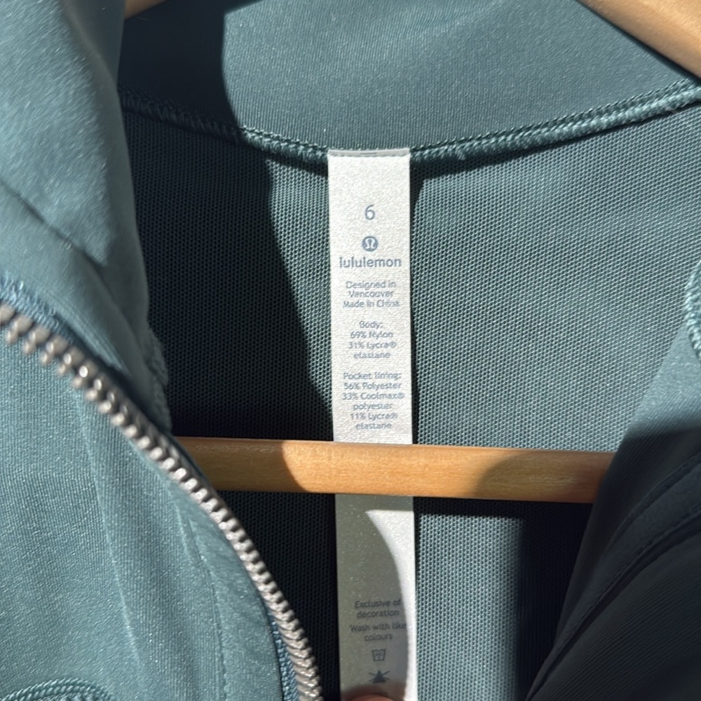 Lululemon Define Jacket SE Pleat - Picture 4 of 6